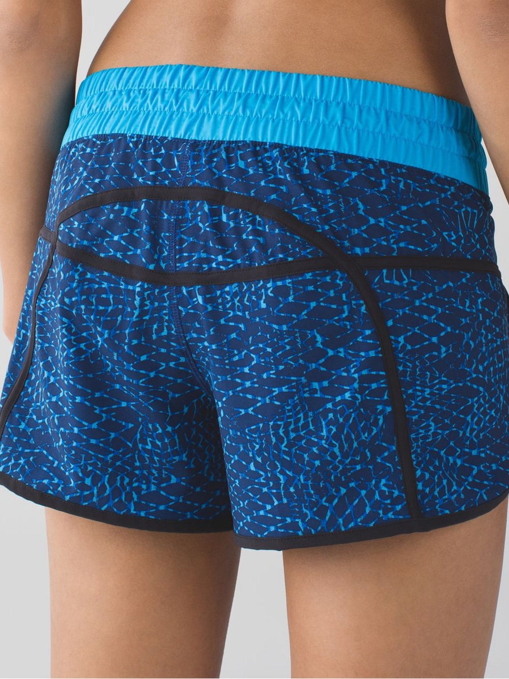 Lululemon Tracker Short III Blue Size 8